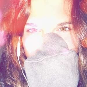 Meet your Posher, Chloe